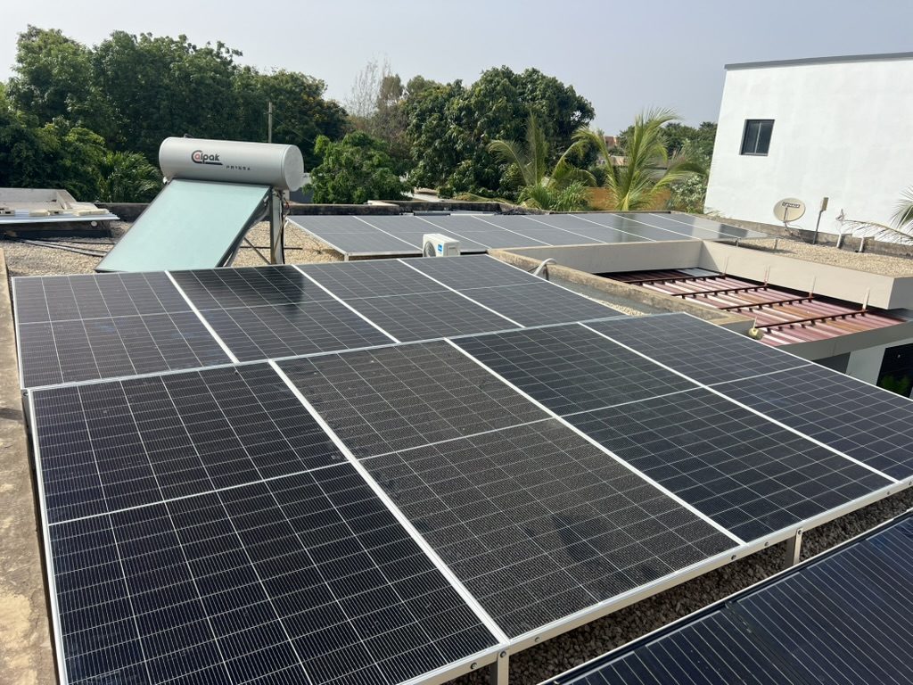 Panneaux photovoltaïques et chauffe-eau solaire